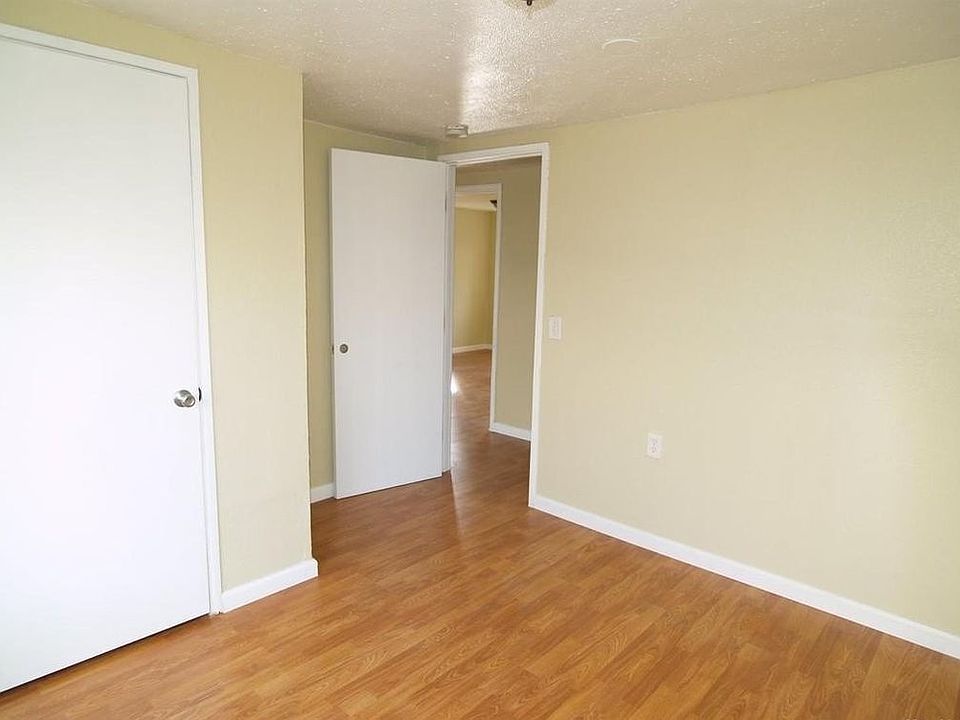 1st image of 404 W Orangeburg Ave