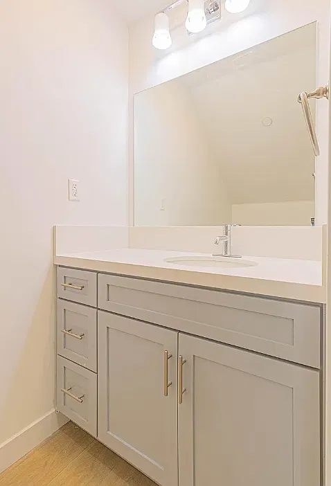 1 bed, 942 sqft, $2,100 — Photo 2