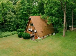 15765 Main Market Rd, Burton, OH 44021