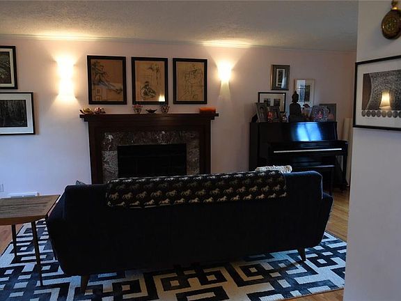 5th image of 40 Bradenham Pl