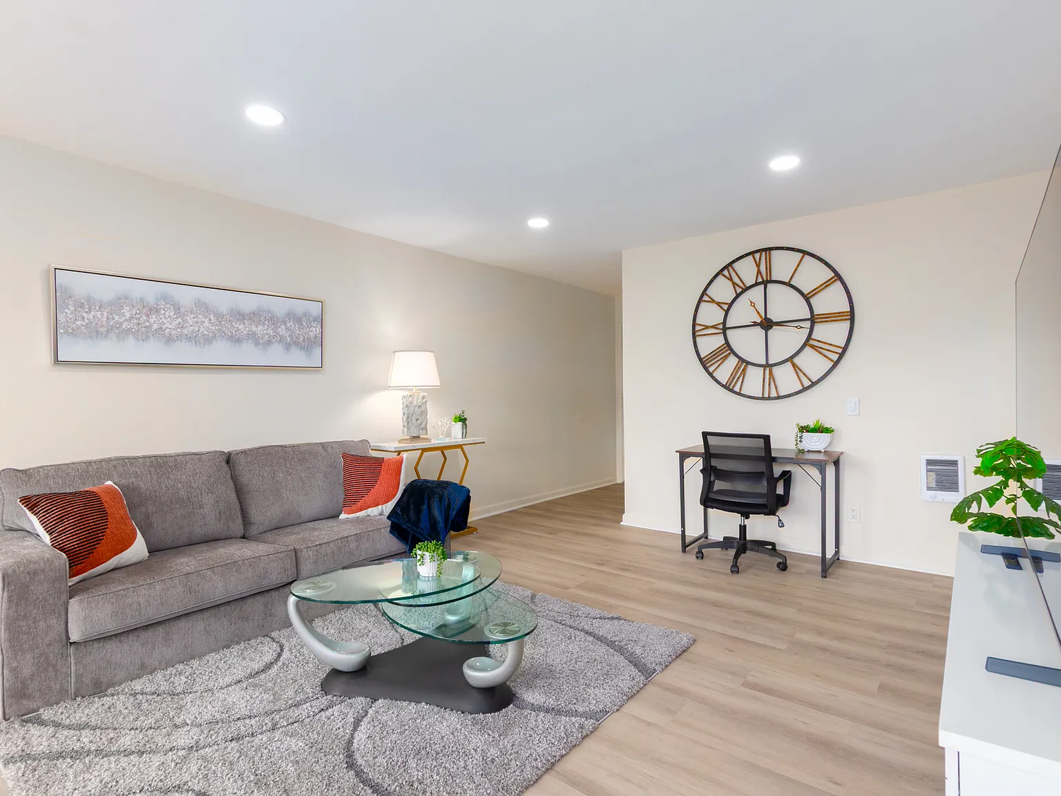 1 bed, 670 sqft, $2,950 — Photo 3