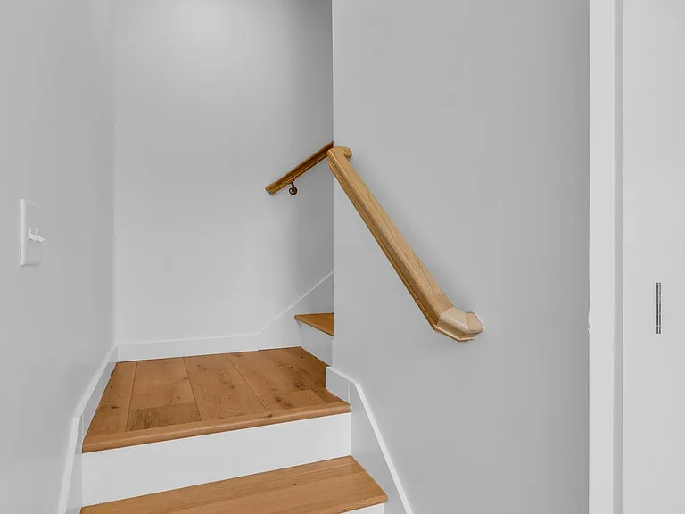 1130 E 14th St #104 — Photo 8