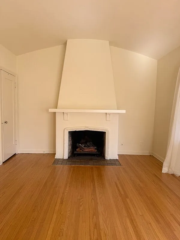 2 bed, 1.0 bath, 1238 sqft, $3,900 — Photo 4