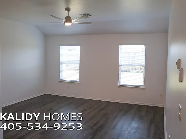 1720 Castle St — Photo 4