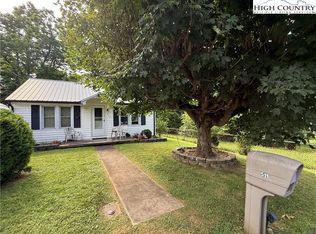 511 Ridgecrest Ave, West Jefferson, NC 28694