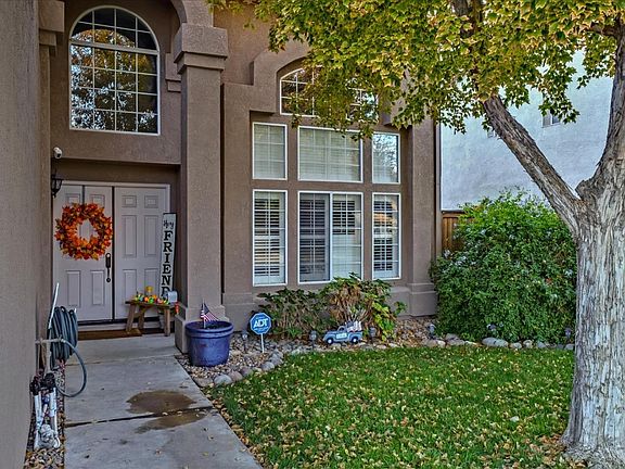 4th image of 781 Bluff Dr