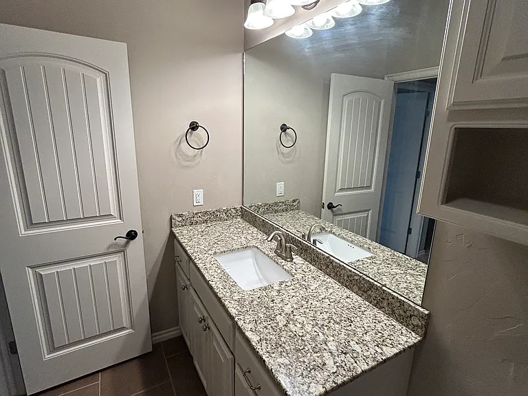 12011 Jadesdale Cir — Photo 40