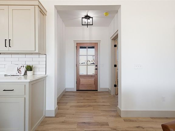 4th image of 2439 Winding Ridge Dr