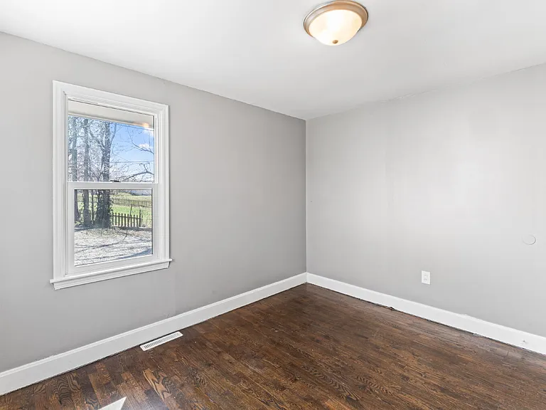 33085 W 82nd St — Photo 21