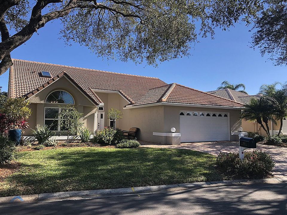 1st image of 914 Palm Brook Dr