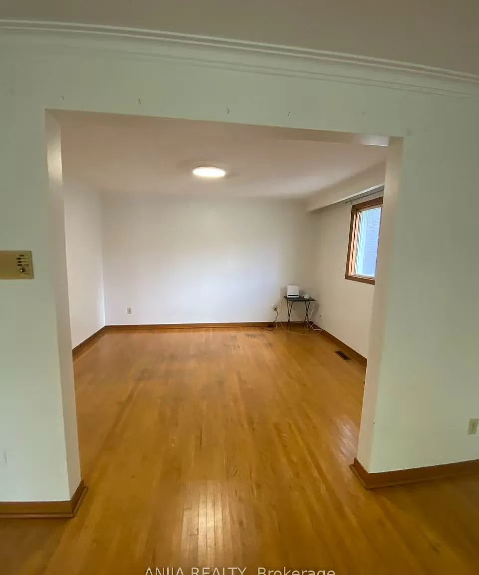 3 bed, $3,000 — Photo 2