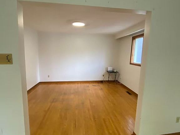 2nd image of 31 Donalda Cres