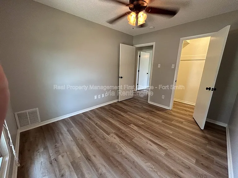 1406 Strozier Ct — Photo 17