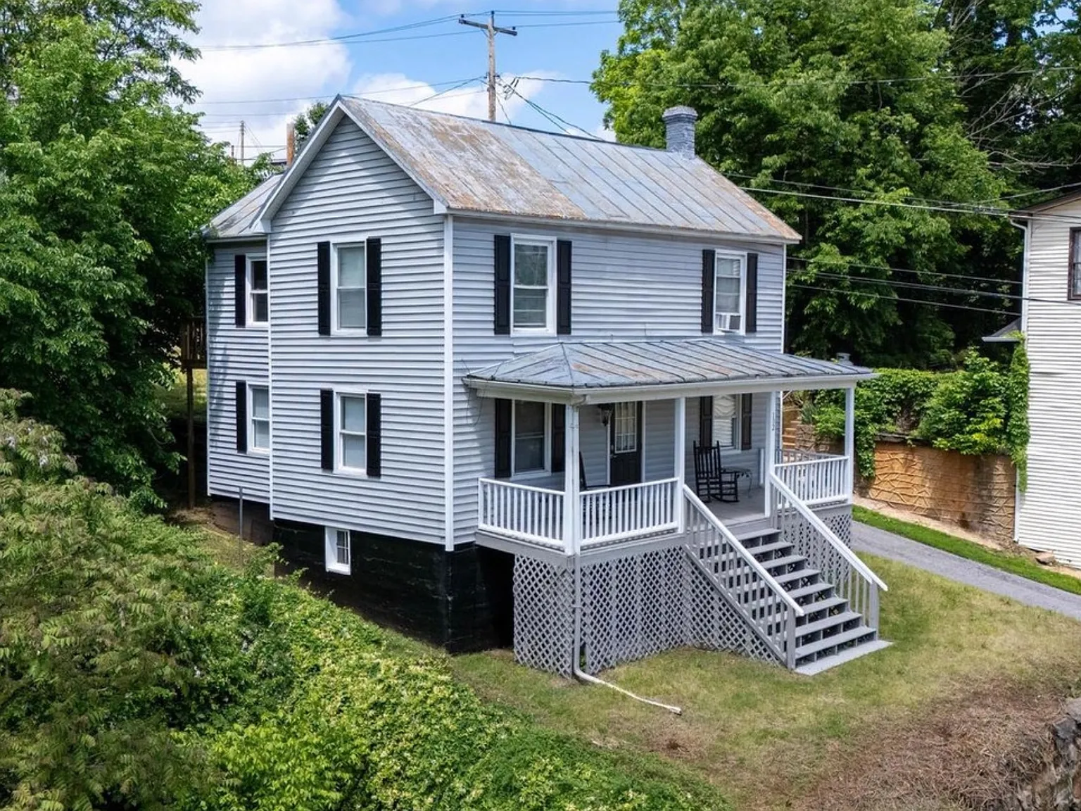 1 bed, 705 sqft, $1,200 — Photo 1