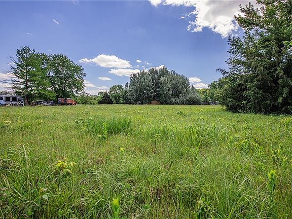 2nd image of 102 Branch Dr
