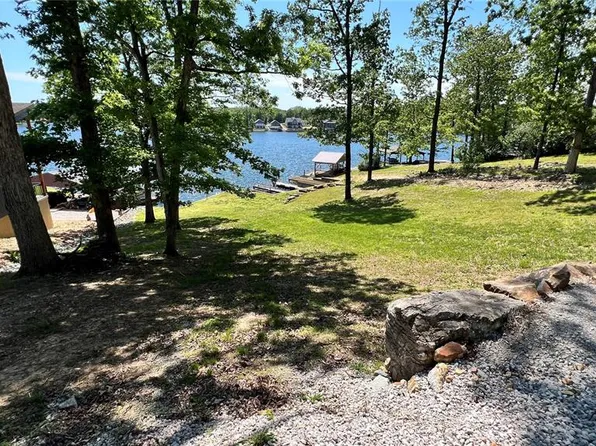 2010 Port Perry Dr, Perryville, MO 63775