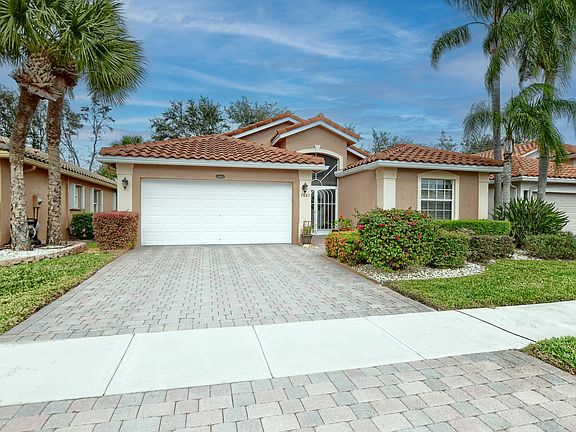 3rd image of 7681 Trapani Ln