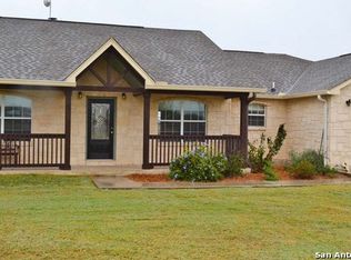 14717 E Lupon Rd, Saint Hedwig, TX 78152