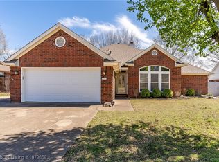 632 Meadowbrook Dr, Alma, AR 72921