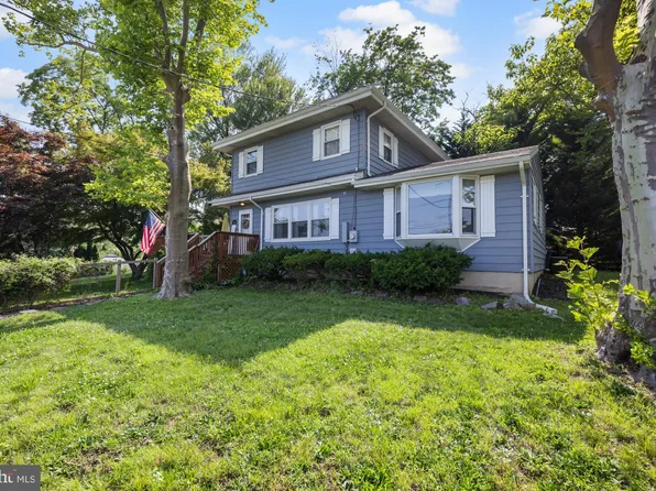 200 Crestview Ave, Blackwood, NJ 08012