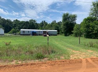 1445 Hidden Oaks Dr, Wedgefield, SC 29168