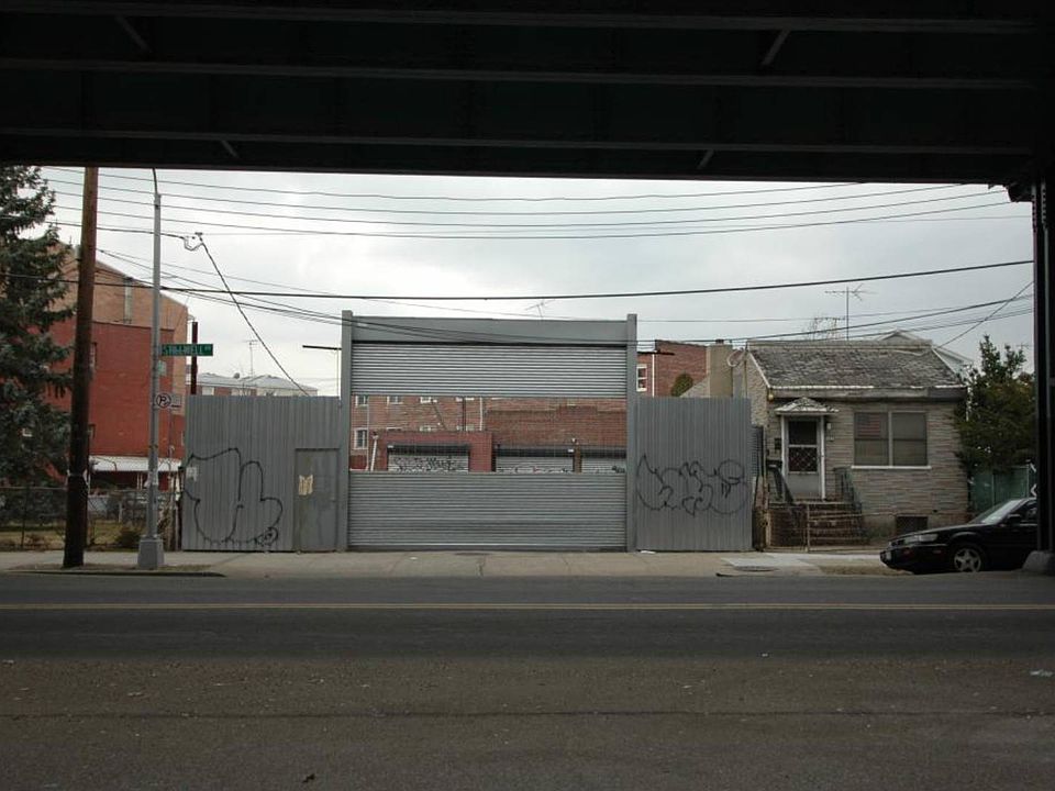 1st image of 2282 Stillwell Ave