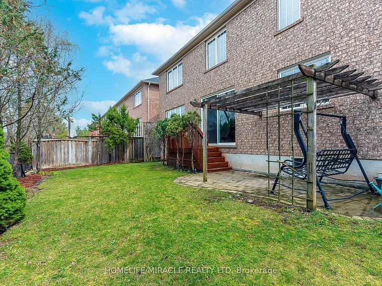 2299 Glazebrook Cir — Photo 46