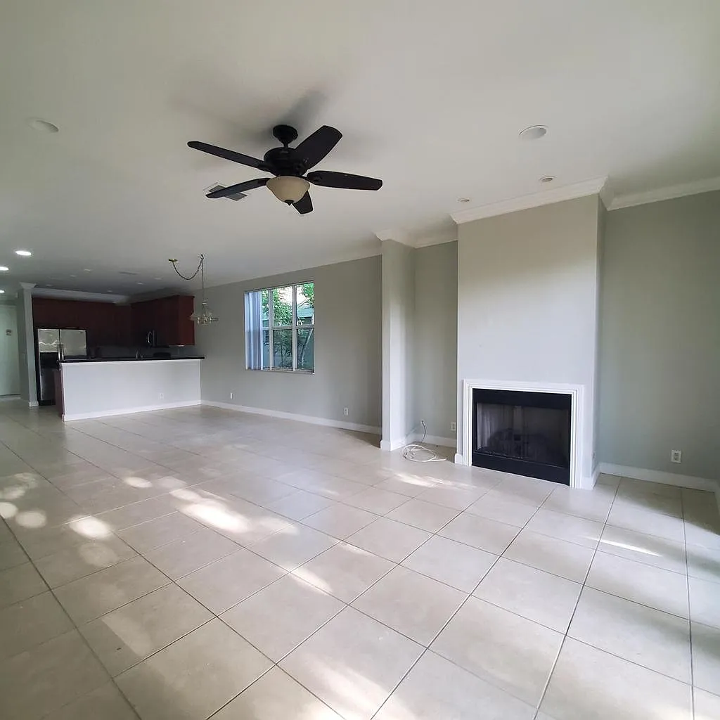 3 bed, 1828 sqft, $2,900 — Photo 1