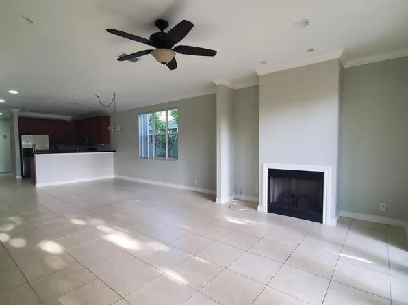 115 Akron St, Lake Worth, FL 33461