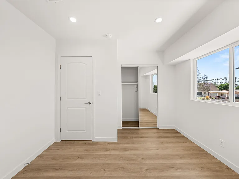 4700 S Gramercy Pl #4702 — Photo 8