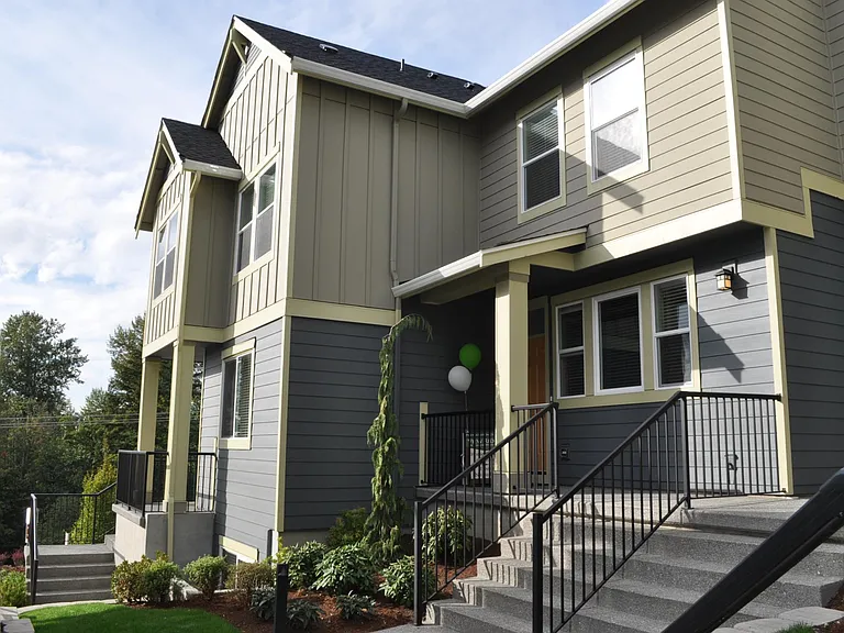 2544 NE Mulberry Walk — Photo 4