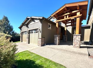 985 SW Vantage Point Way, Bend, OR 97702