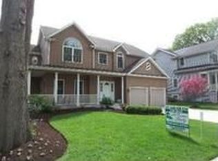 417 S Fairview Ave, Elmhurst, IL 60126