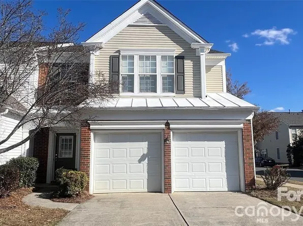 10232 Garmoyle St, Charlotte, NC 28277