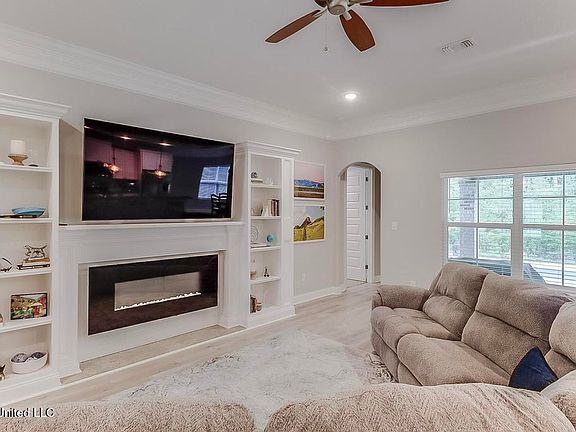 3rd image of 13312 Harper Ct