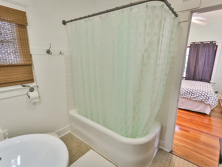 313 Daytona Ave — Photo 15