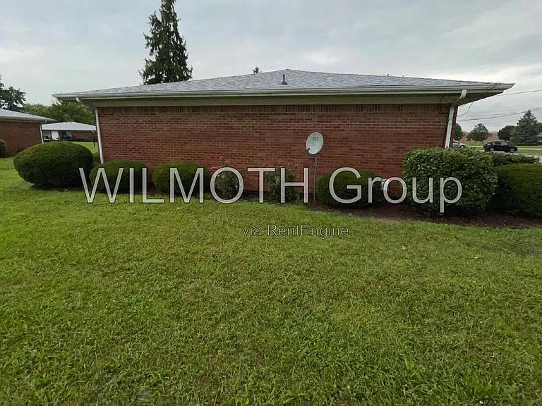 943 W McKay Rd — Photo 2