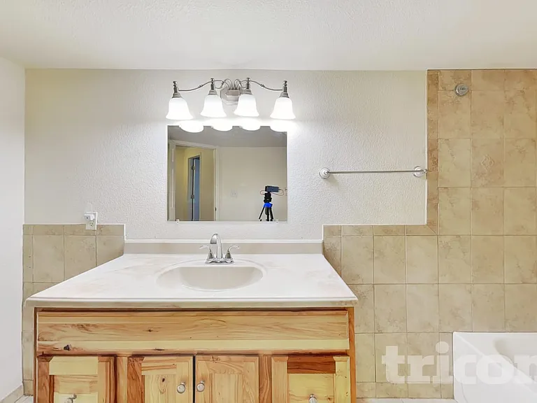5389 S Bahama Ct — Photo 18