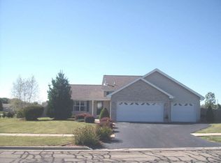 702 Belair Dr N, Byron, IL 61010