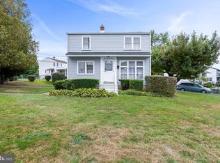 203 W Chelton Rd, Brookhaven, PA 19015