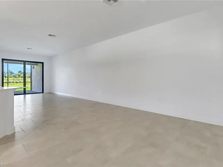 19588 Hinkley Dr — Photo 6