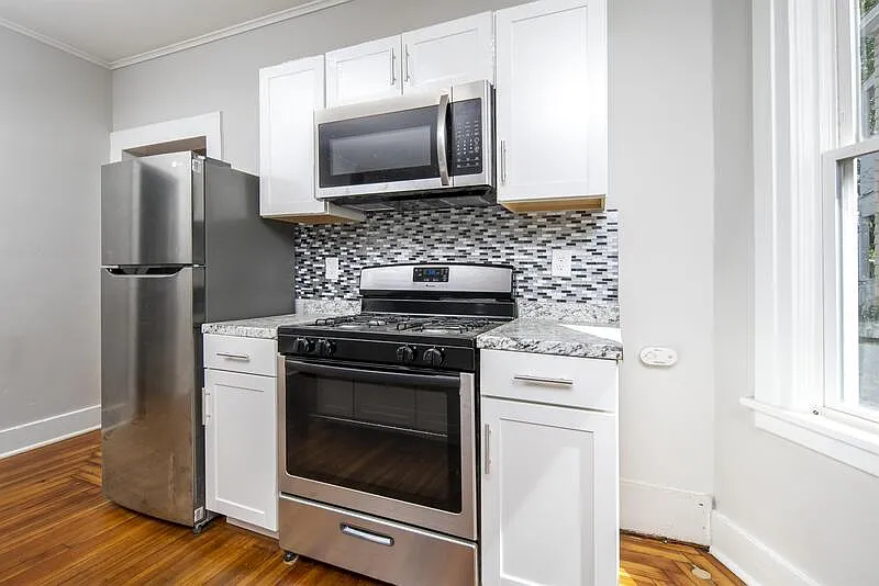 Building Photo - 441 Hamilton St #2
