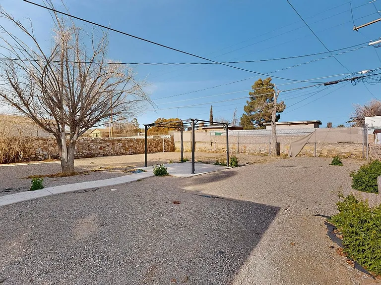 6203 Trowbridge Dr — Photo 33
