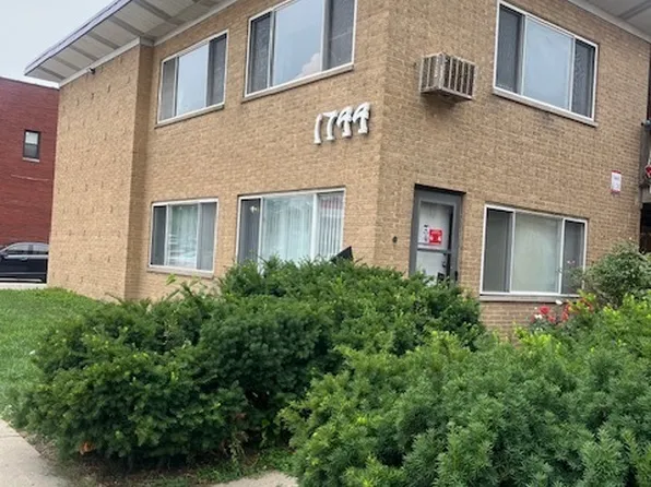 1744 E Oakton St APT 102, Des Plaines, IL 60018