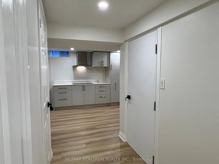 Trillium Dr — Photo 3