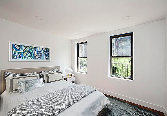 4th image of 510 E 6th St #B1