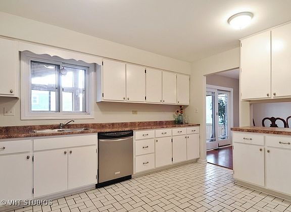 4th image of 1733 Indian Trail Dr