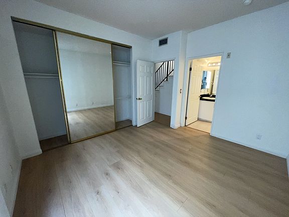 5th image of 900 S Bedford St