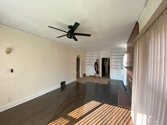 5th image of 440 Durbin St