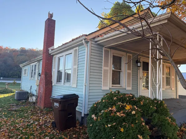 324 Lucas St, Piketon, OH 45661